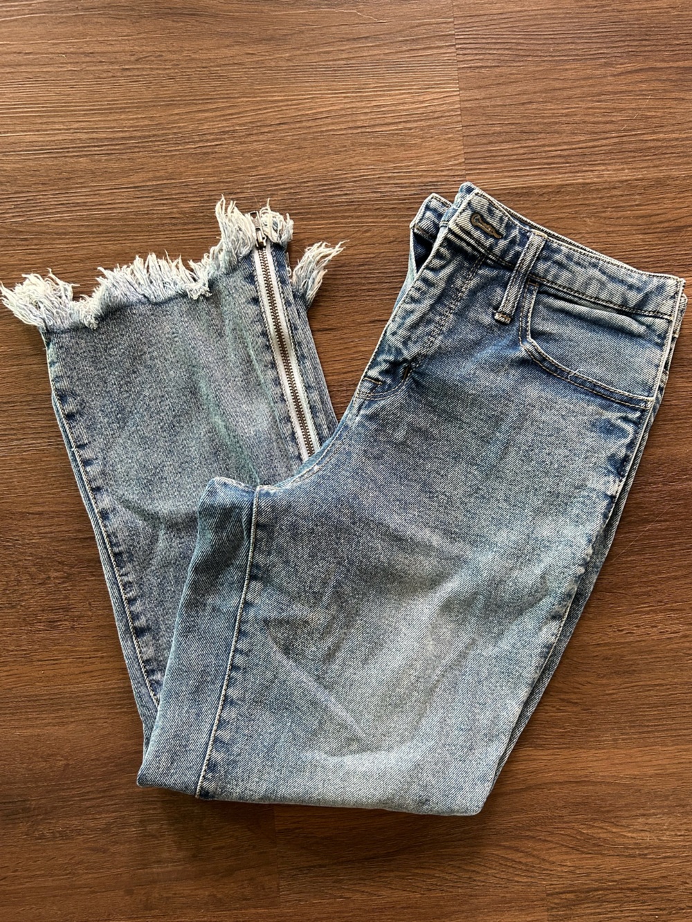 wild fable Light Wash Frayed Hem Jeans